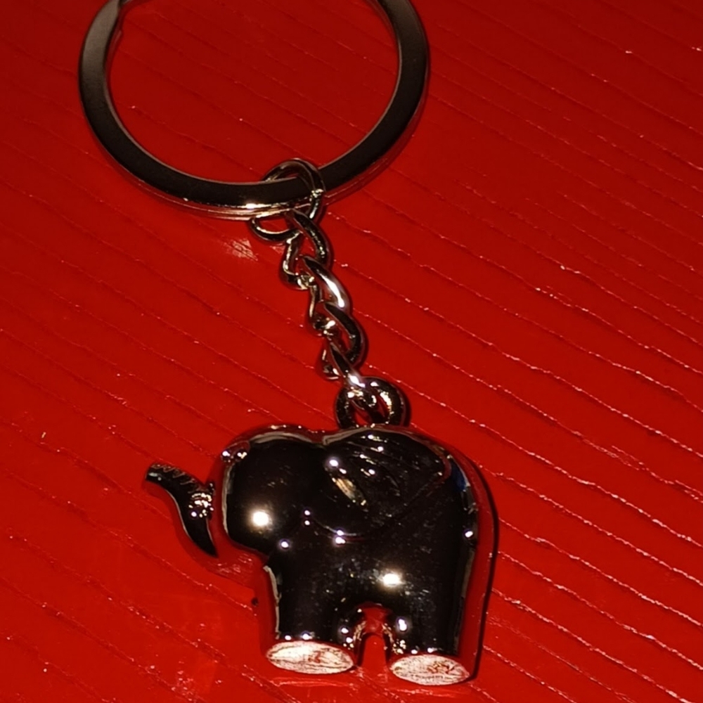 Elephant Keychain - Picture 5 of 5